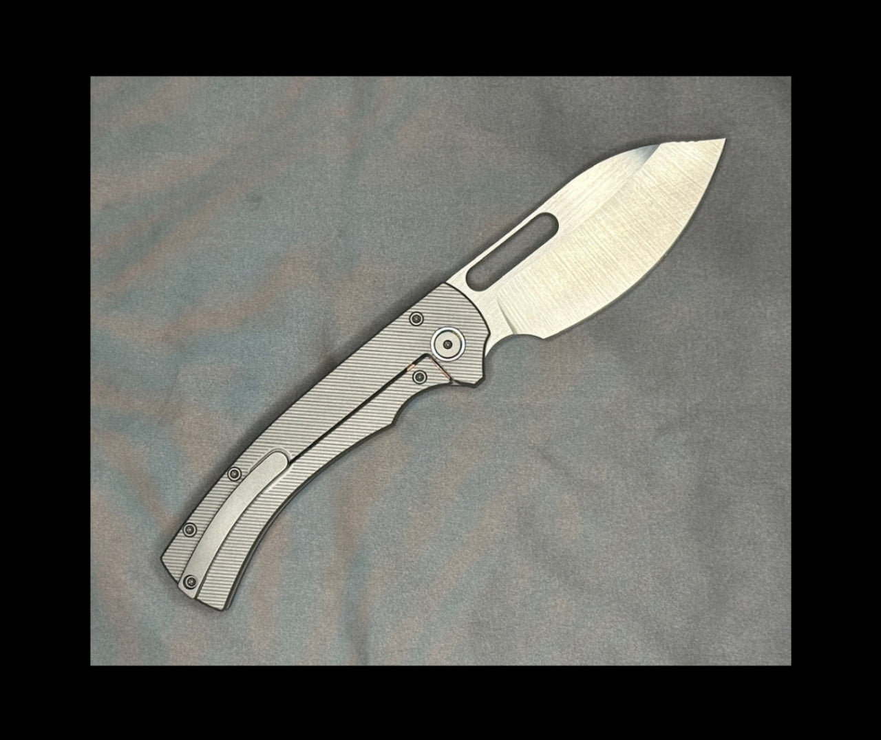 Grakkis (Stonewash with Belt Satin) Right-Handed