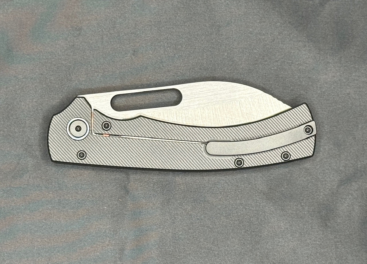 Grakkis (Stonewash with Belt Satin) Right-Handed